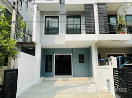 3 Bedroom Townhouse for sale at The Inspire Teparak-Wong Waen, Thepharak, Mueang Samut Prakan, Samut Prakan, Thailand