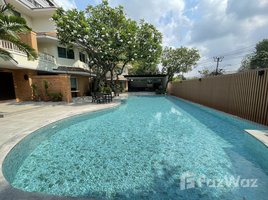 3 Bedroom Villa for rent at Baan Thepkamol, Bang Kapi, Huai Khwang, Bangkok, Thailand